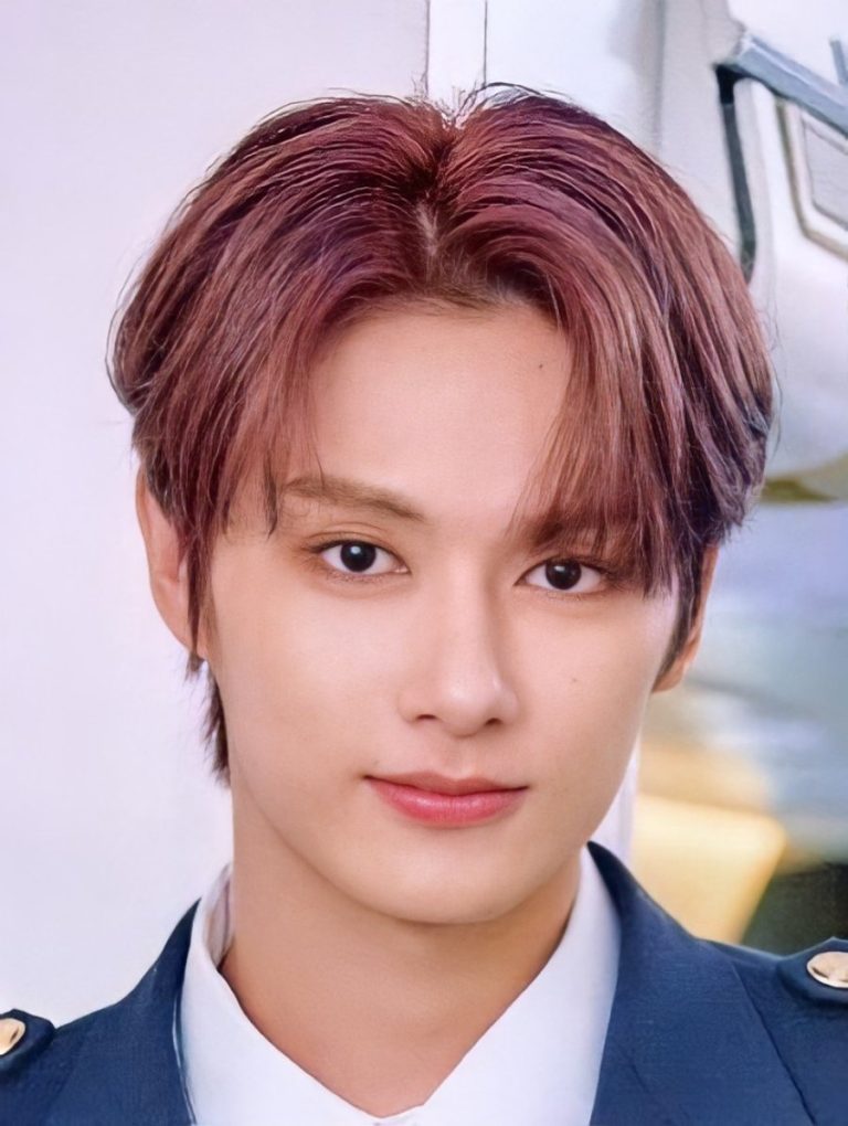 Jun SEVENTEEN Profile, Age, Family, Real Name, Background, Net Worth 2024