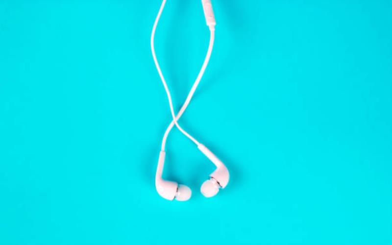 Unlock Your World of Sound The Ultimate Sound-Isolating Earphones for Every Listener