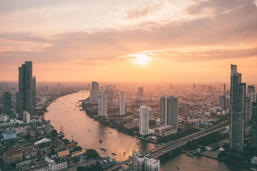 Reasons Why Foreigners Choose to Live in Bangkok