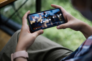 Why Netizens Are Choosing Mobile First Entertainment