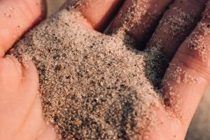 What Manufacturers Should Look for in a Silica Sand Supplier